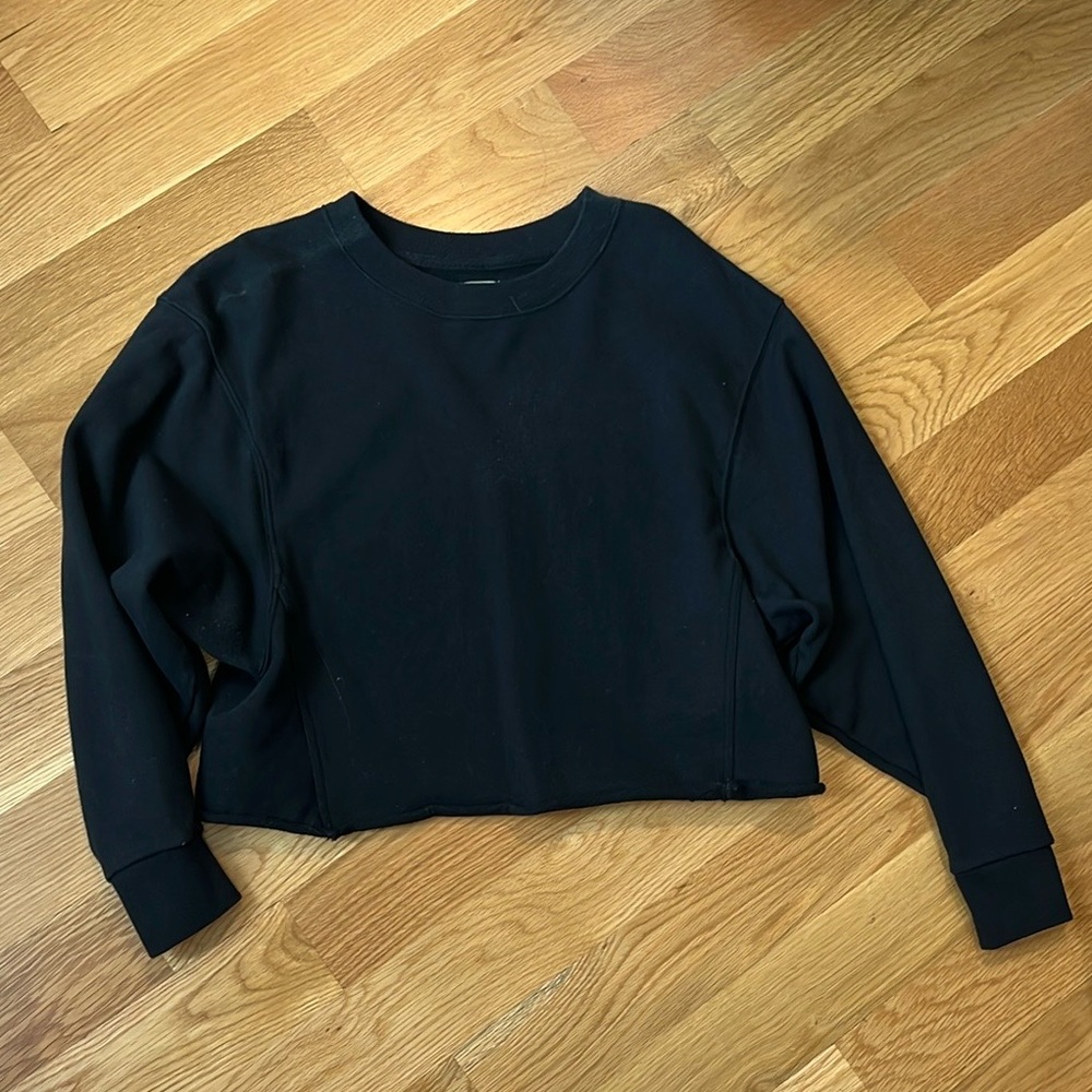 Black Women's Gap Crewneck